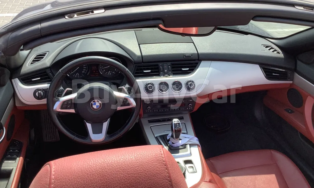 Vehicle photo 8