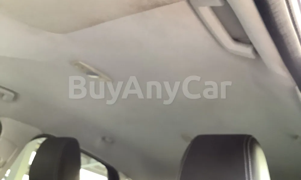 Vehicle photo 9