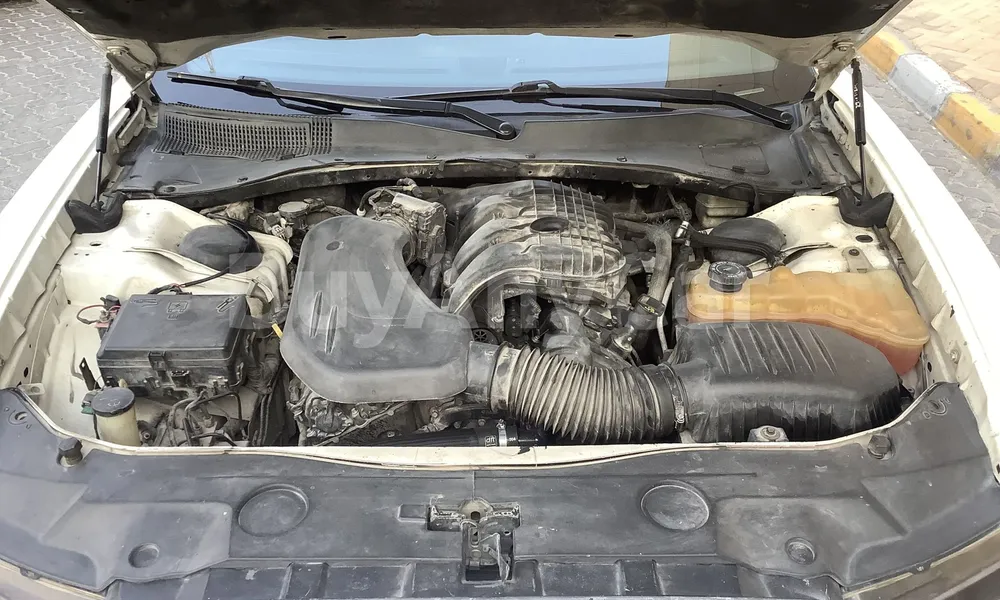 Vehicle photo 6