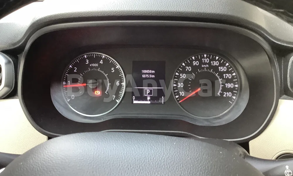 Vehicle photo 6