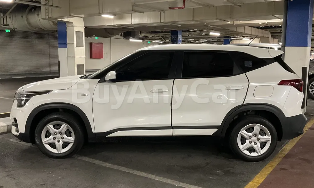 Vehicle photo 4