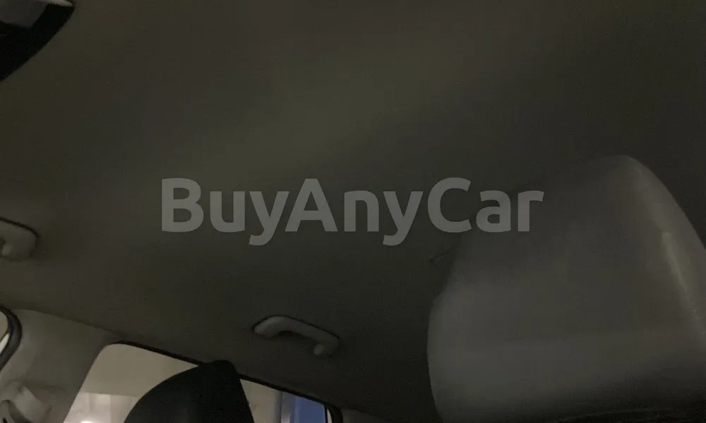 Vehicle photo 8