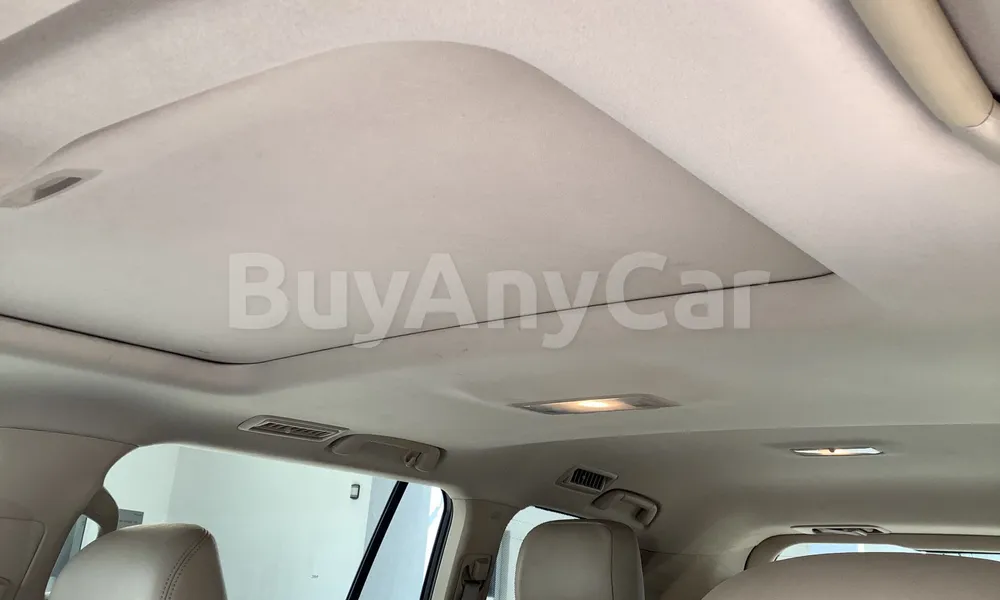 Vehicle photo 9