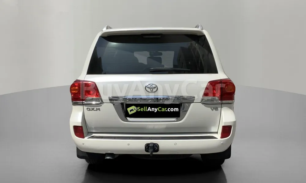 Vehicle photo 2