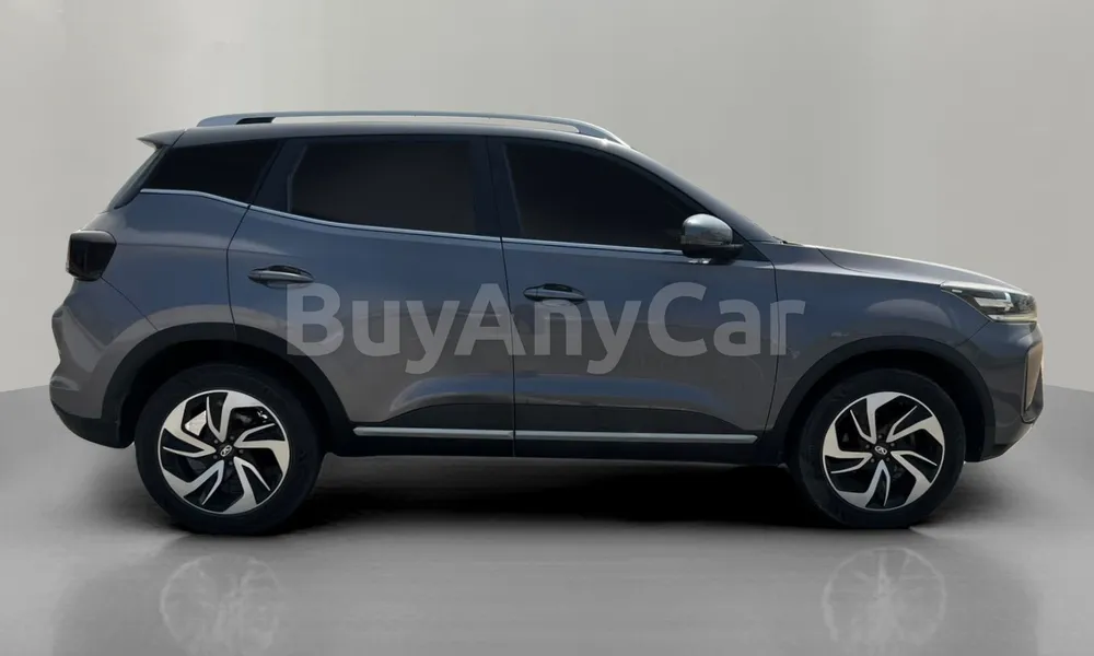Vehicle photo 3