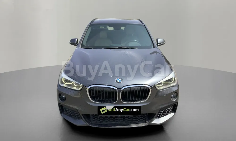 Vehicle photo 1