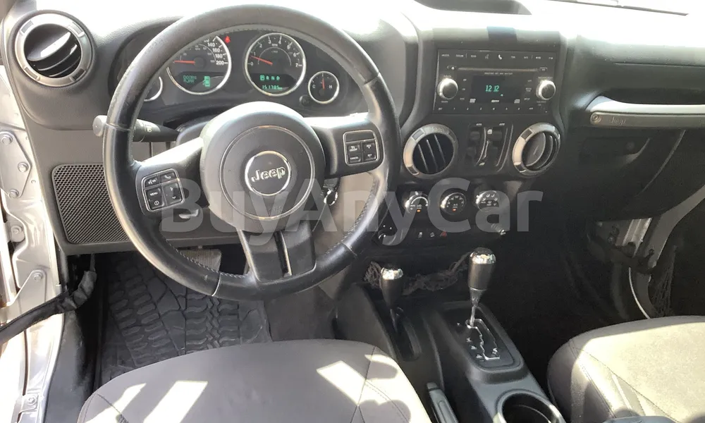 Vehicle photo 8