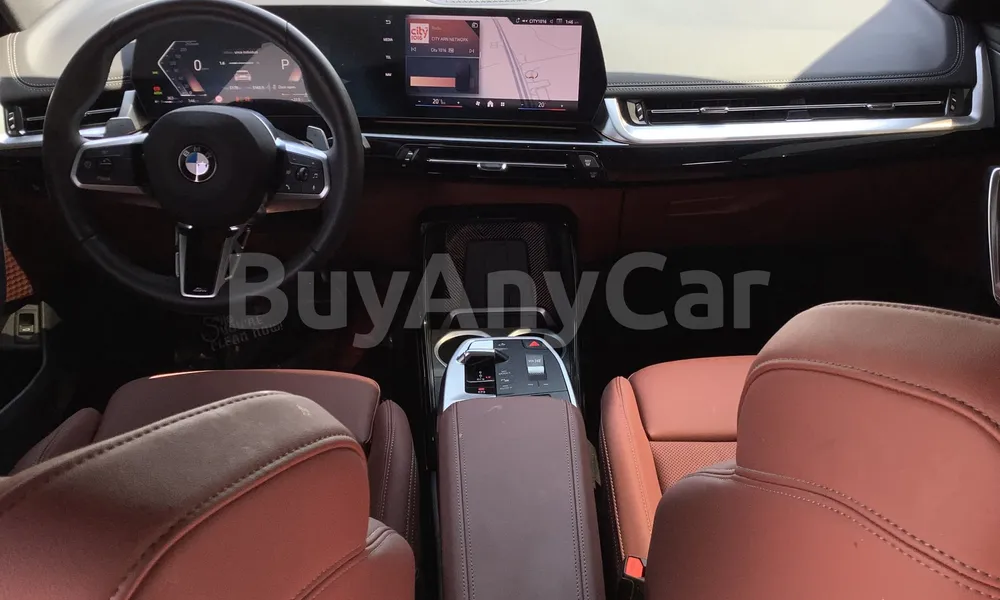 Vehicle photo 8
