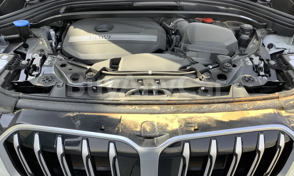 Vehicle photo 6