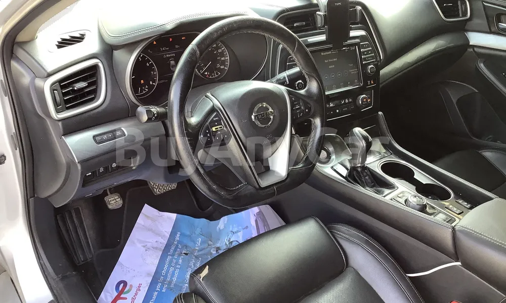 Vehicle photo 7