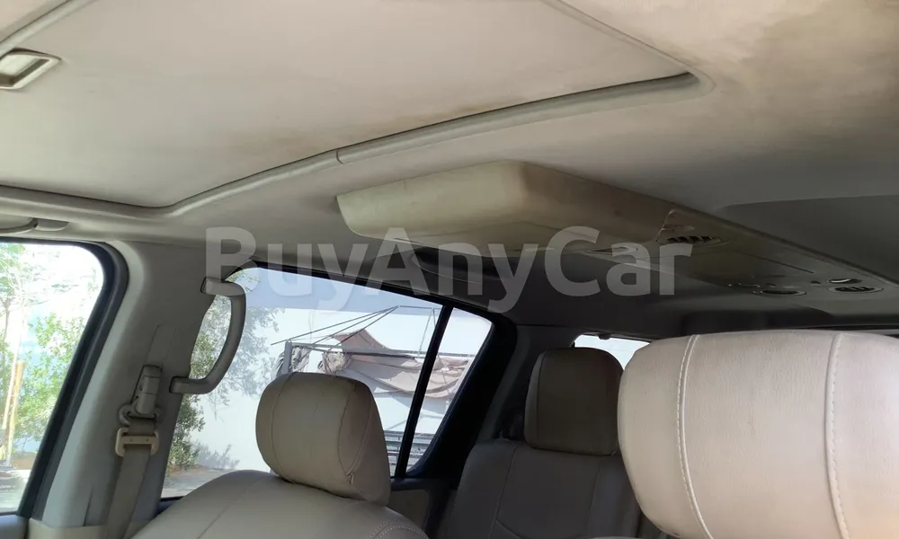 Vehicle photo 8
