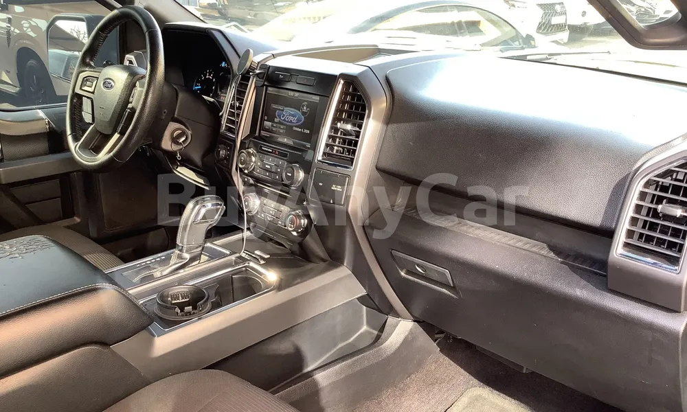 Vehicle photo 8