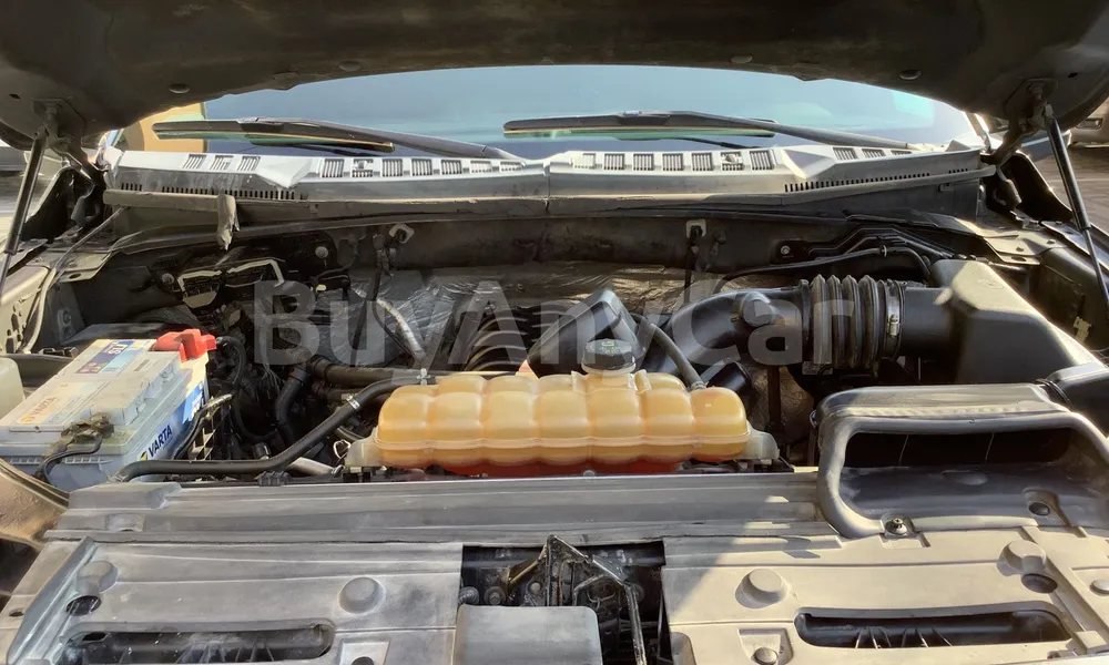 Vehicle photo 7