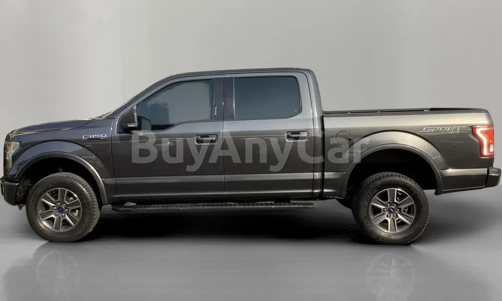 Vehicle photo 4