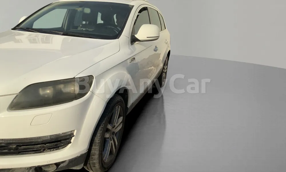 Vehicle photo 4