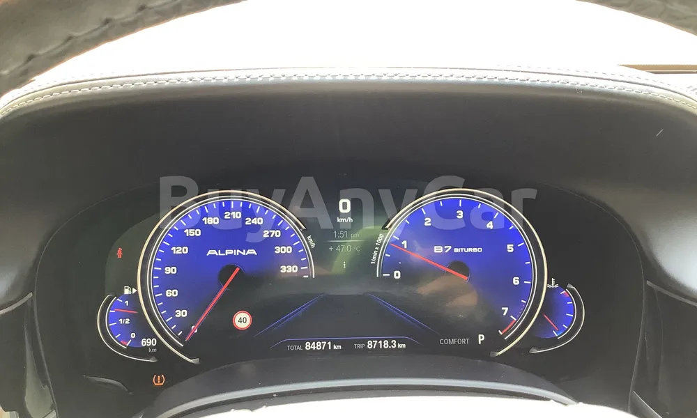 Vehicle photo 7