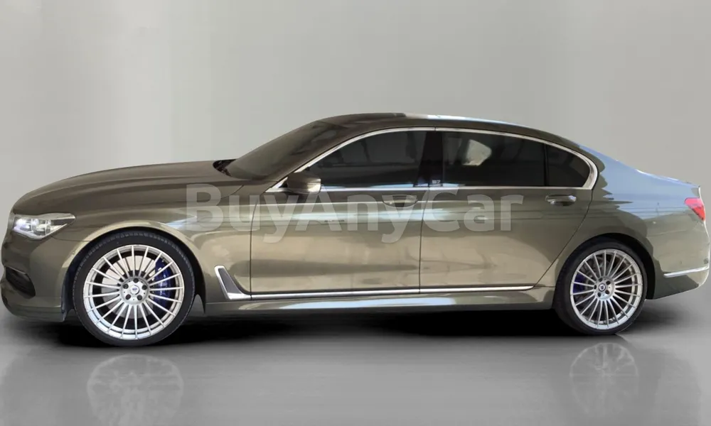 Vehicle photo 4