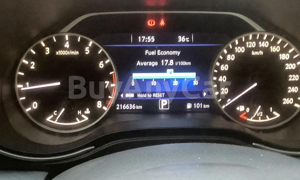 Vehicle photo 9
