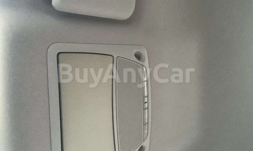 Vehicle photo 8