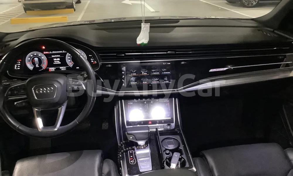 Vehicle photo 9