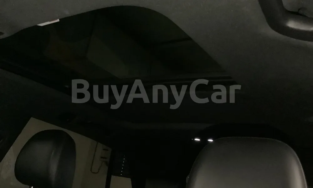 Vehicle photo 8