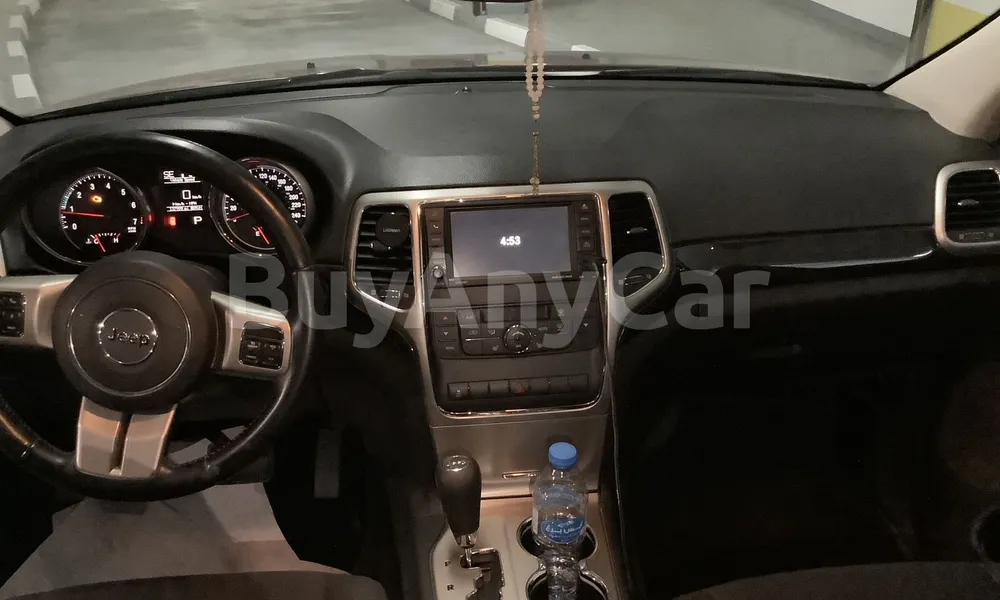 Vehicle photo 9