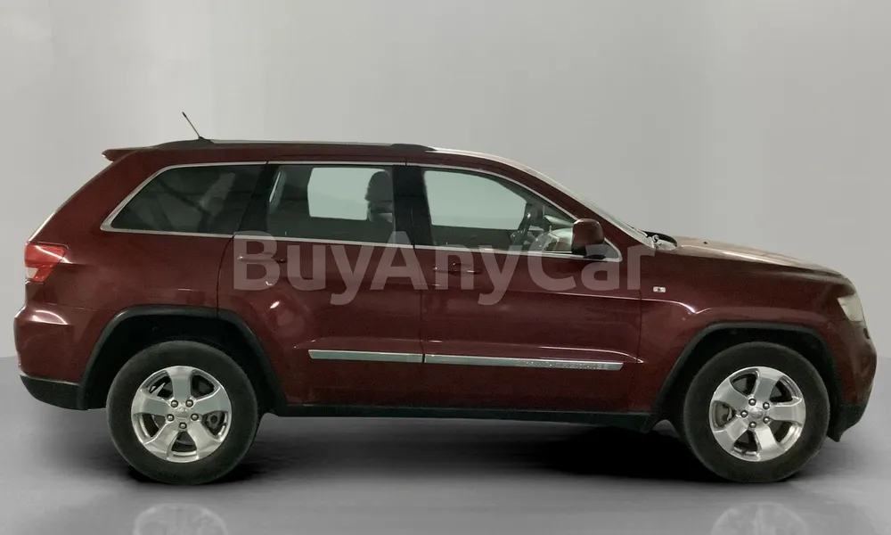 Vehicle photo 3
