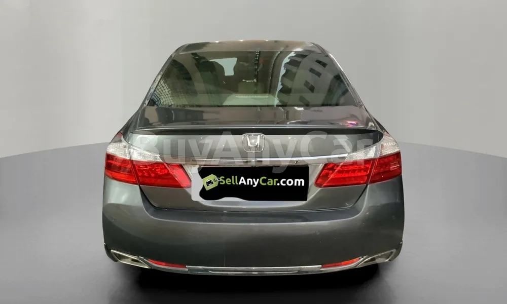 Vehicle photo 2