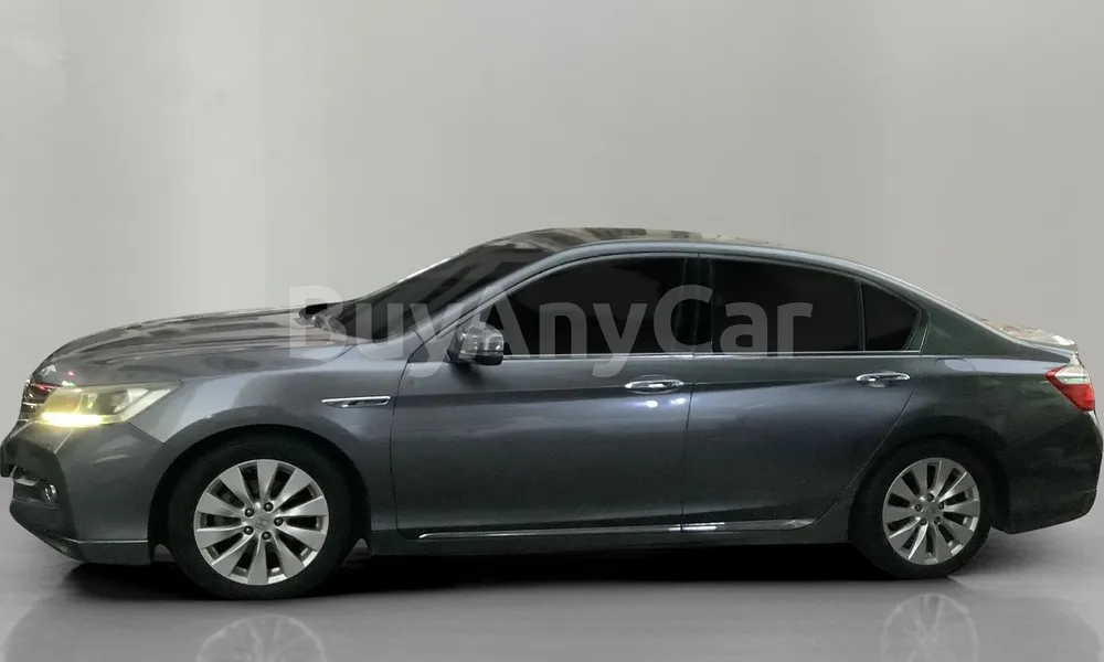 Vehicle photo 4