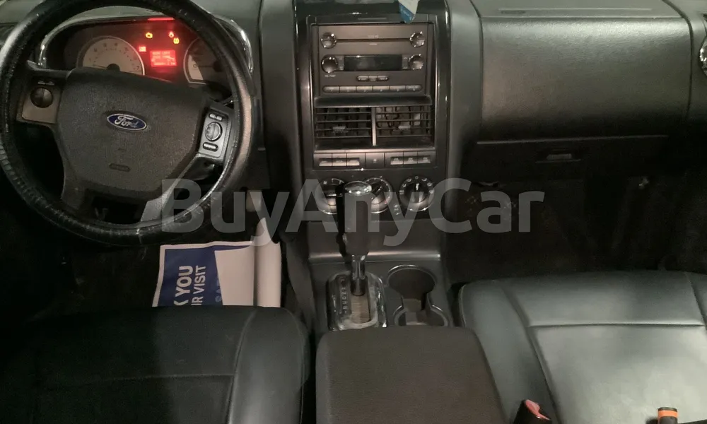 Vehicle photo 9