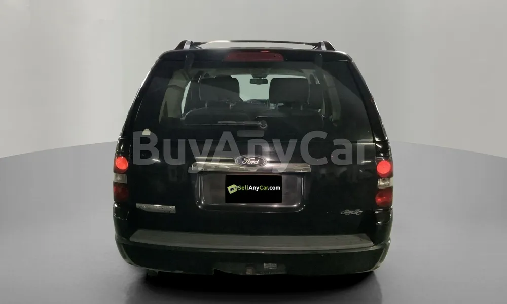Vehicle photo 2