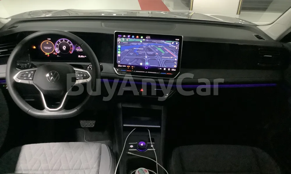 Vehicle photo 8