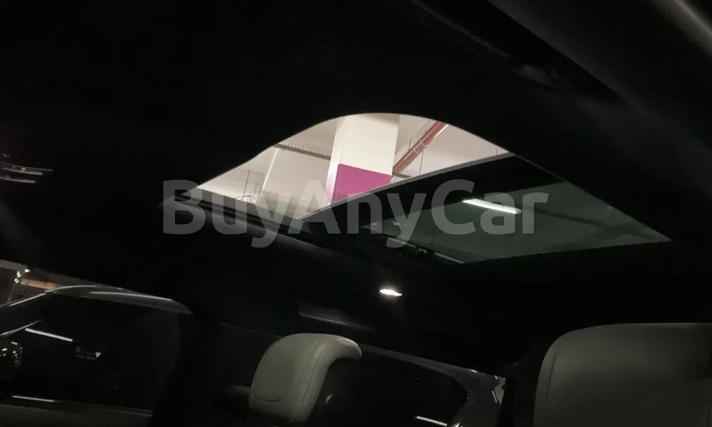 Vehicle photo 9
