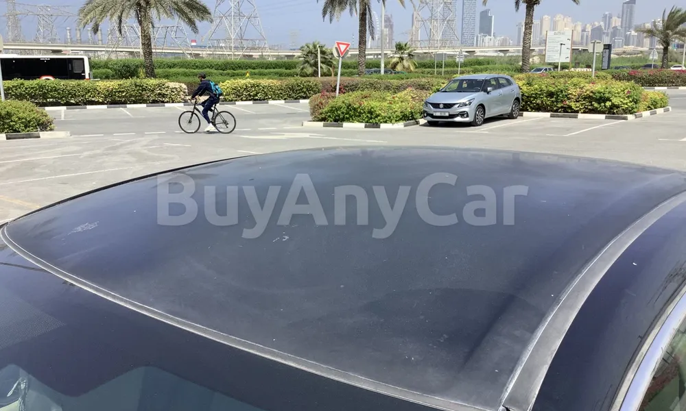 Vehicle photo 5