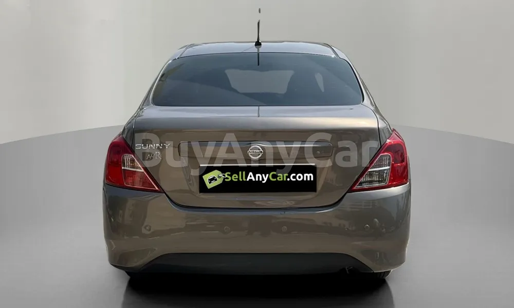 Vehicle photo 2