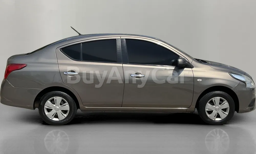 Vehicle photo 3