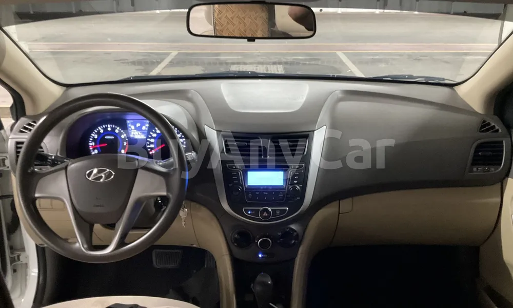 Vehicle photo 8