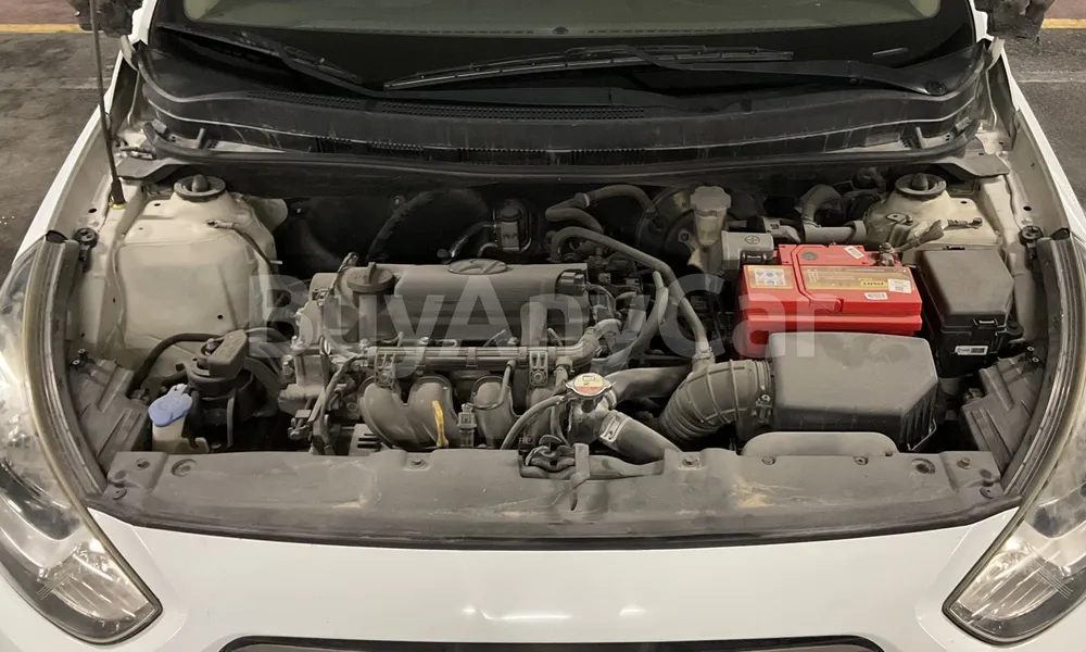 Vehicle photo 6