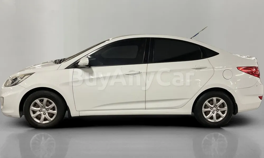 Vehicle photo 4