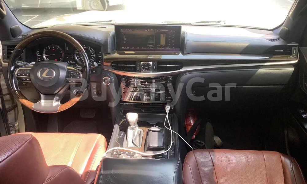 Vehicle photo 8