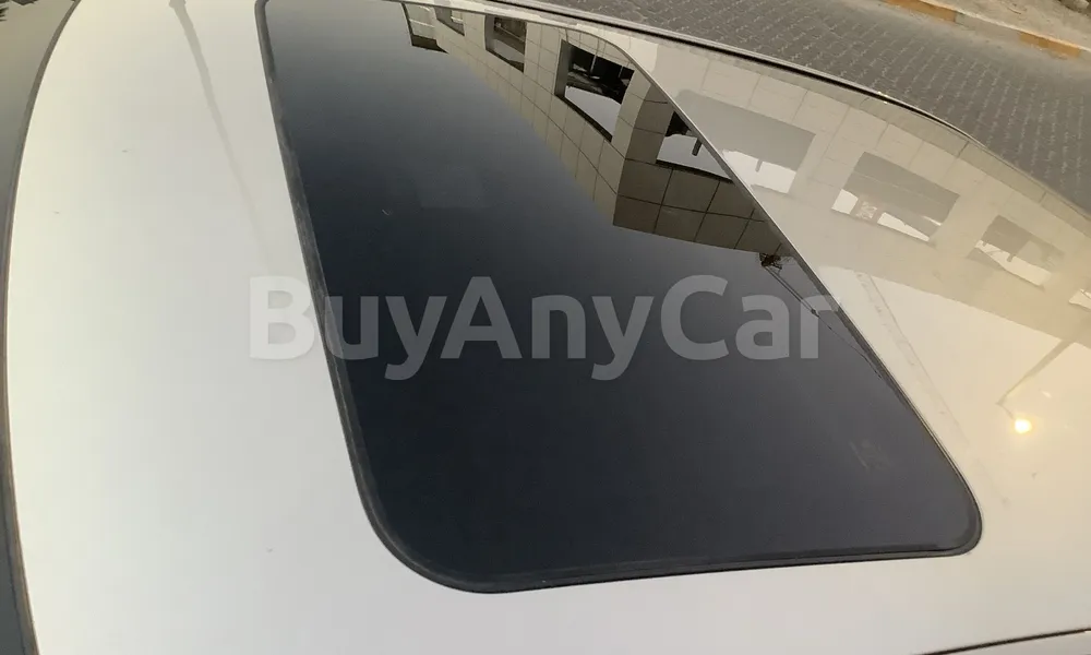 Vehicle photo 5