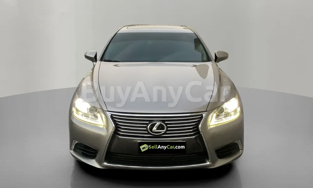 Vehicle photo 1