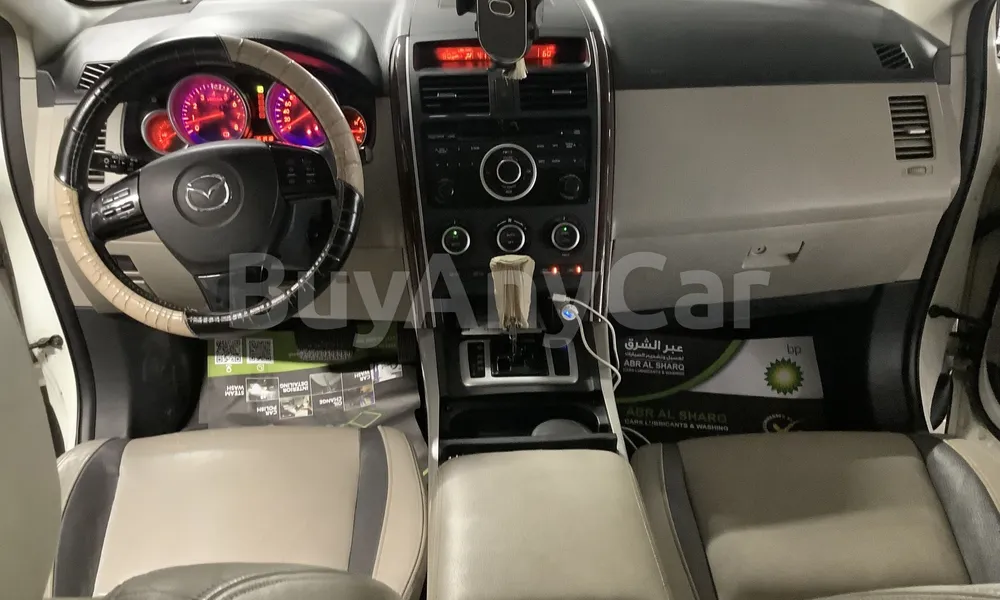Vehicle photo 8
