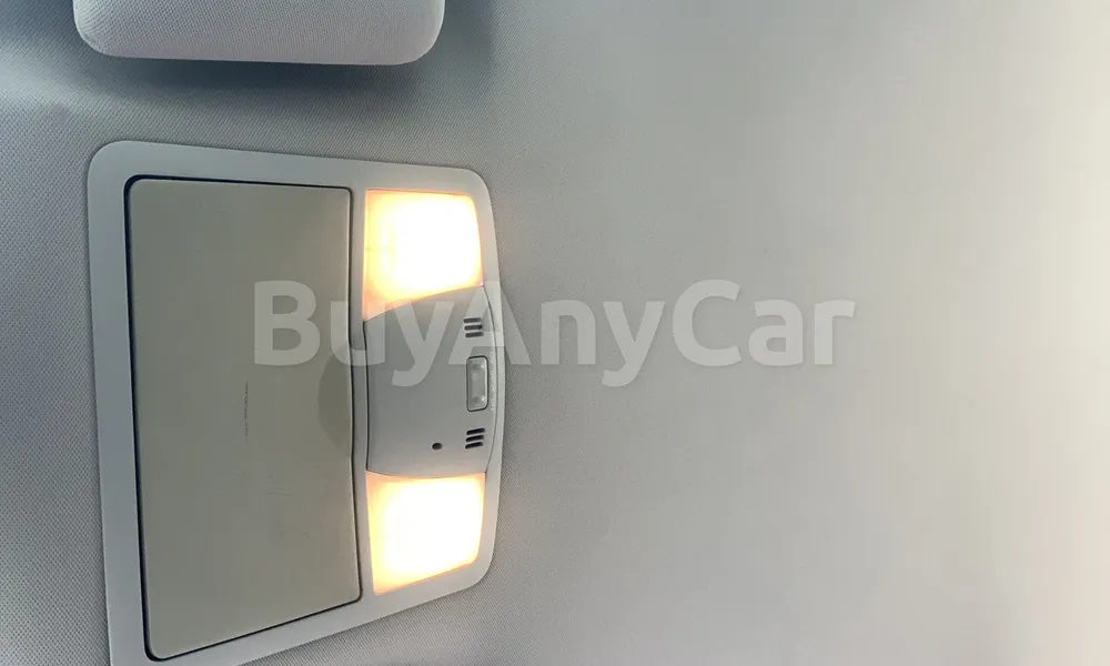 Vehicle photo 12