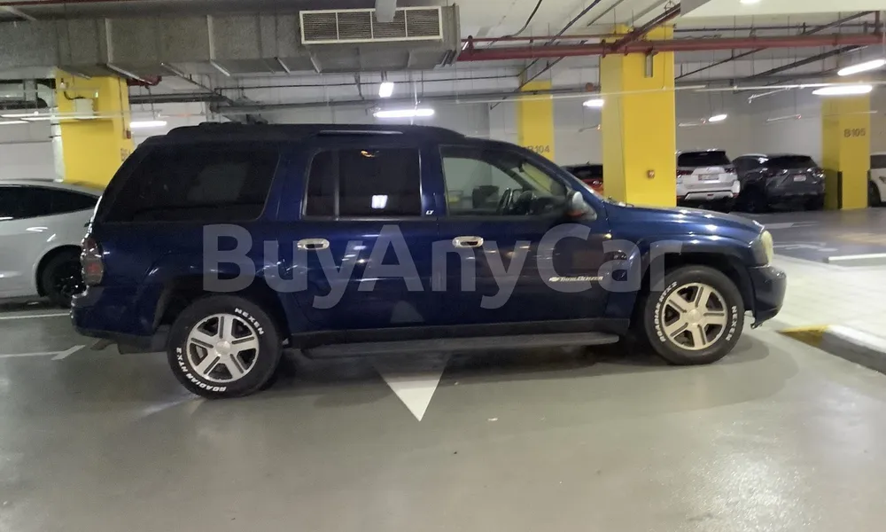 Vehicle photo 3
