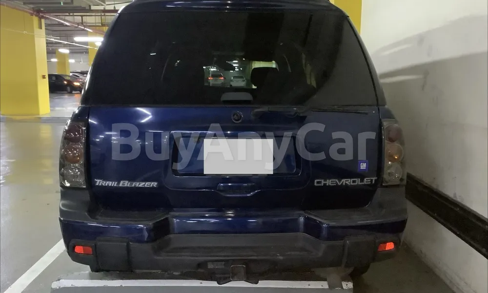 Vehicle photo 2
