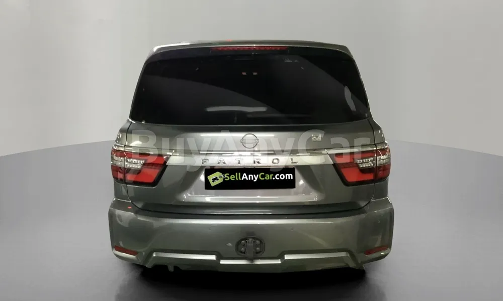 Vehicle photo 2