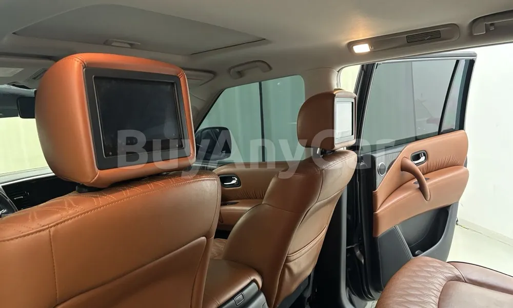 Vehicle photo 13