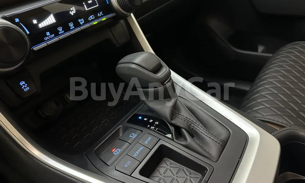 Vehicle photo 10