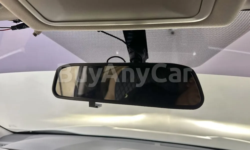 Vehicle photo 14